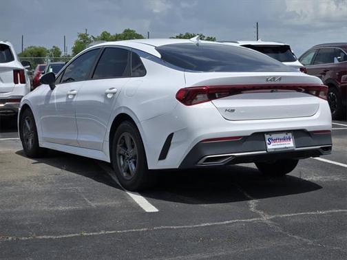 2022 Kia K5 LX