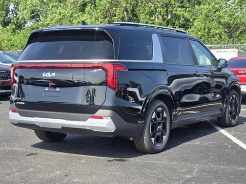 2025 Kia Carnival EX