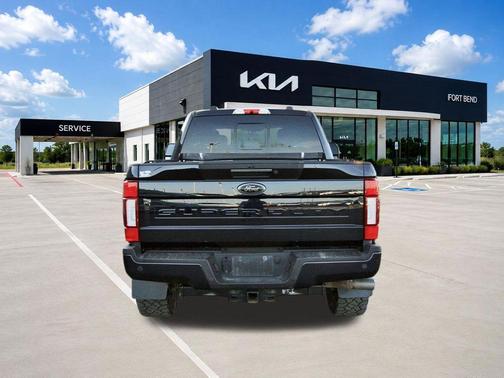 Blue Metallic 2022 Ford F-250 Lariat
