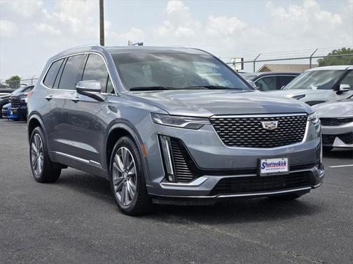 2022 Cadillac XT6 Premium Luxury FWD