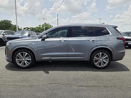 2022 Cadillac XT6 Premium Luxury FWD