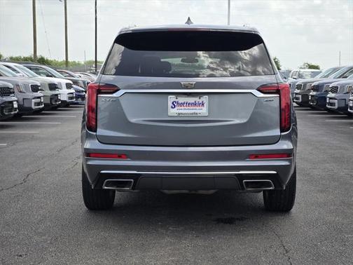 2022 Cadillac XT6 Premium Luxury FWD