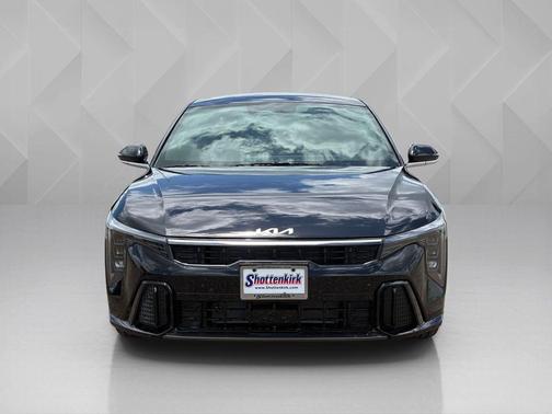 Black Pearl 2026 Kia K4 GT-Line