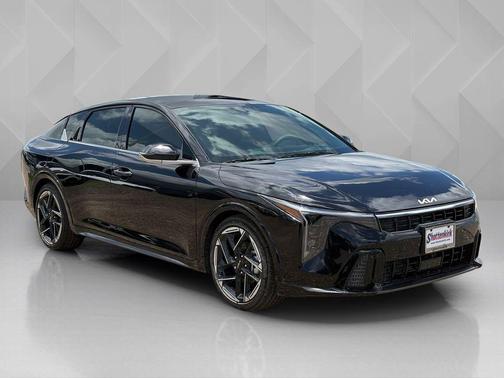 Black Pearl 2026 Kia K4 GT-Line