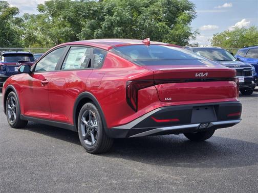 2025 Kia K4 LXS