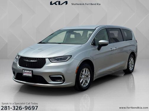 Silver Mist Clearcoat 2023 Chrysler Pacifica Touring L