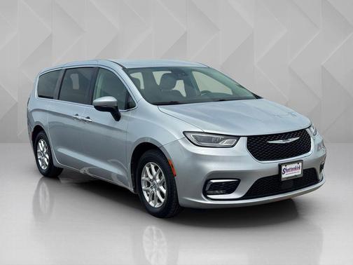 Silver Mist Clearcoat 2023 Chrysler Pacifica Touring L