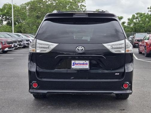 2017 Toyota Sienna SE Premium