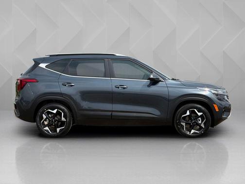 Gray 2026 Kia Seltos EX