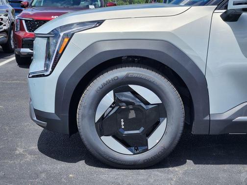 Ivory Silver 2026 Kia EV9 Light Short Range