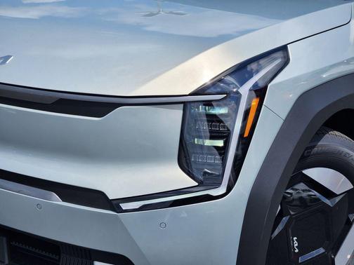 2026 Kia EV9 Light Short Range