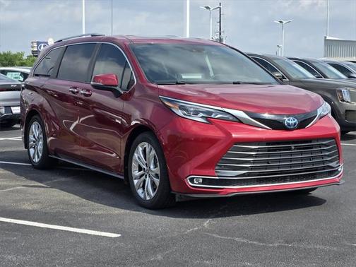 2022 Toyota Sienna Platinum 7 Passenger