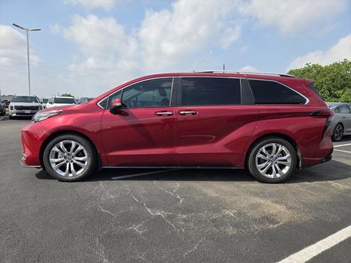 2022 Toyota Sienna Platinum 7 Passenger