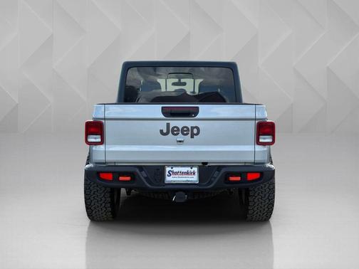 Silver Zynith Clearcoat 2022 Jeep Gladiator Mojave 4x4
