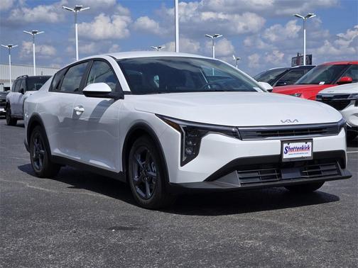 2025 Kia K4 LXS