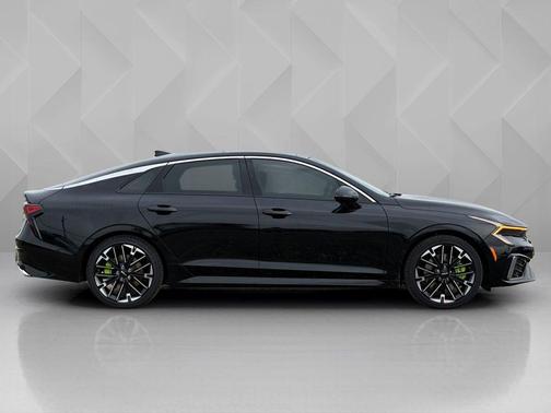 Aurora Black Pearl 2026 Kia K5 GT