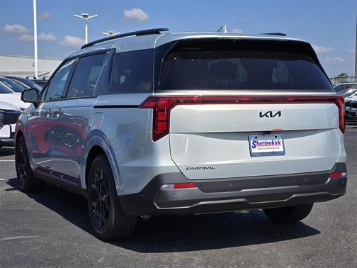 2026 Kia Carnival SX