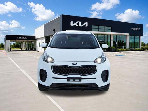 Clear White 2018 Kia Sportage LX