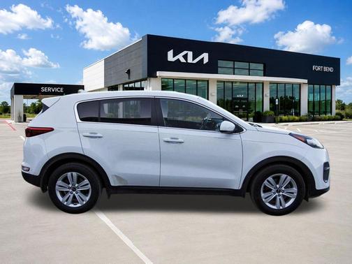 Clear White 2018 Kia Sportage LX