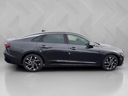 2026 Kia K5 EX