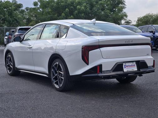 2025 Kia K4 GT-Line