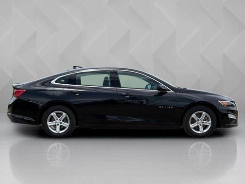 Mosaic Black Metallic 2023 Chevrolet Malibu FWD 1LT