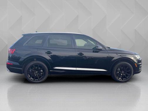 Black 2019 Audi Q7 45 Premium