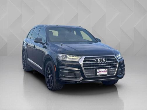 Black 2019 Audi Q7 45 Premium