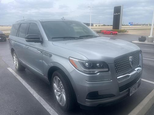 2024 Lincoln Navigator Premiere