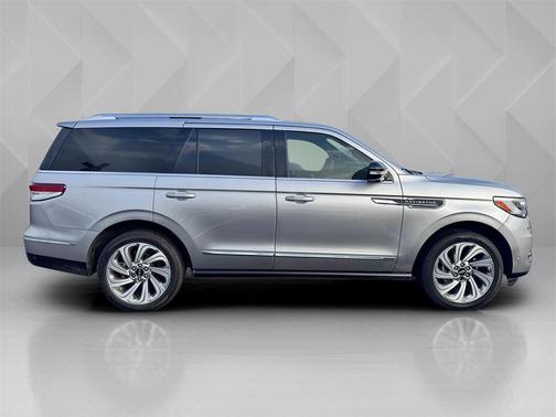 2024 Lincoln Navigator Premiere