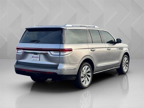 2024 Lincoln Navigator Premiere