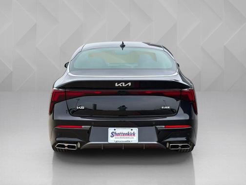 Aurora Black Pearl 2026 Kia K5 GT