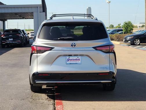 2022 Toyota Sienna Platinum 7 Passenger