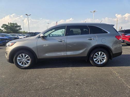 2016 Kia Sorento LX