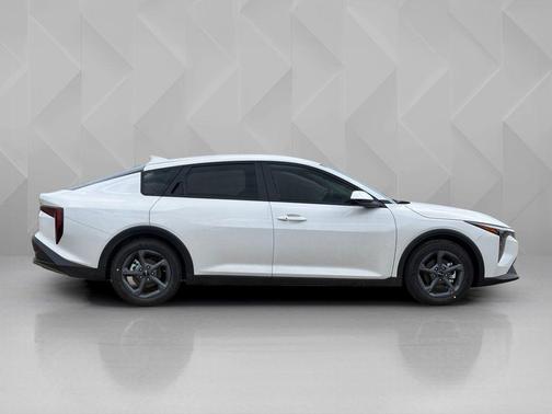 Snow White Pearl 2026 Kia K4 LXS