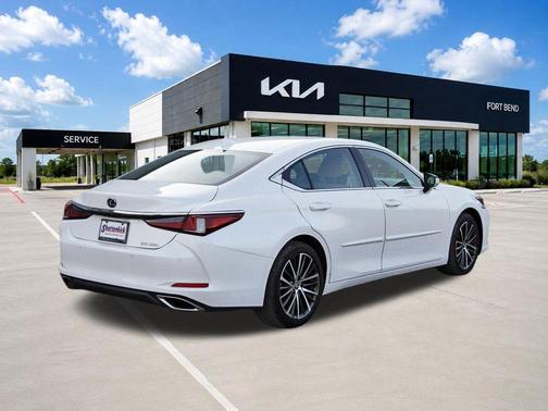 Eminent White Pearl 2023 Lexus ES 350 Base
