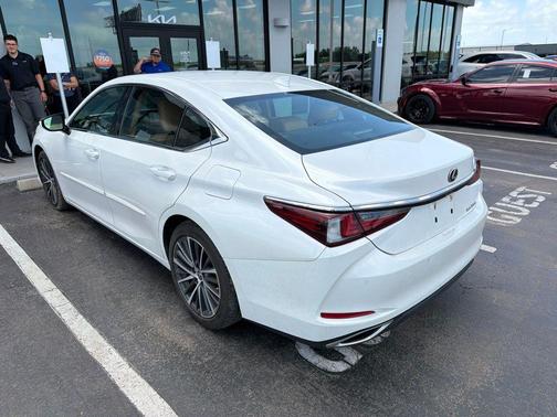Eminent White Pearl 2023 Lexus ES 350 Base