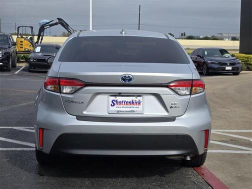 2025 Toyota Corolla Hybrid LE