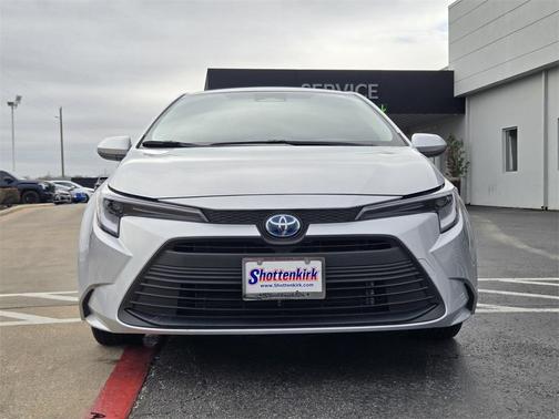 2025 Toyota Corolla Hybrid LE