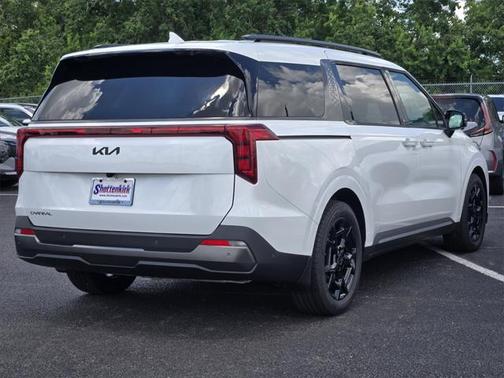 2025 Kia Carnival SX