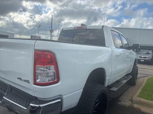 Bright White Clearcoat 2019 RAM 1500 Big Horn