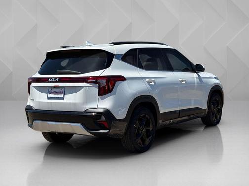 Snow White Pearl 2026 Kia Seltos EX