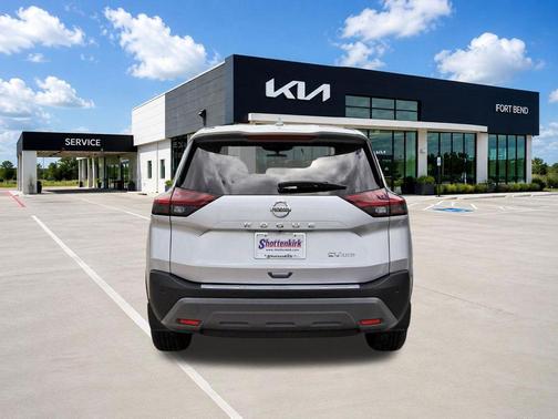 Brilliant Silver Metallic 2021 Nissan Rogue SV