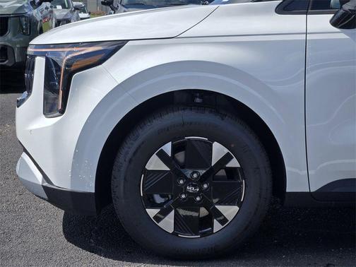 Snow White Pearl 2026 Kia Carnival Hybrid LXS