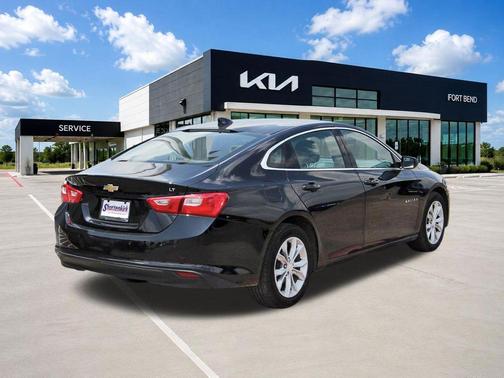 Mosaic Black Metallic 2025 Chevrolet Malibu FWD 1LT