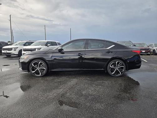 2023 Nissan Altima SR FWD