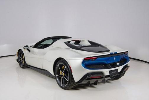 2024 Ferrari 296 GTS .