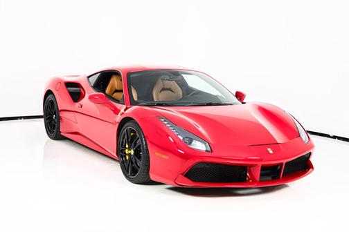 2016 Ferrari 488 GTB .