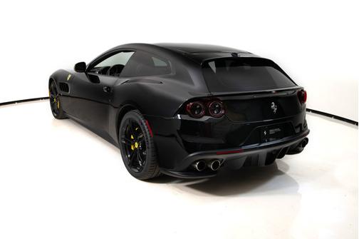 Nero 2018 Ferrari GTC4Lusso V12