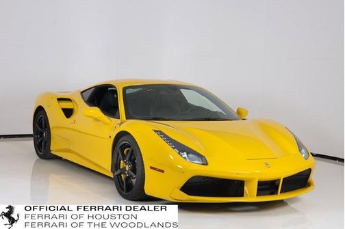 2016 Ferrari 488 GTB .